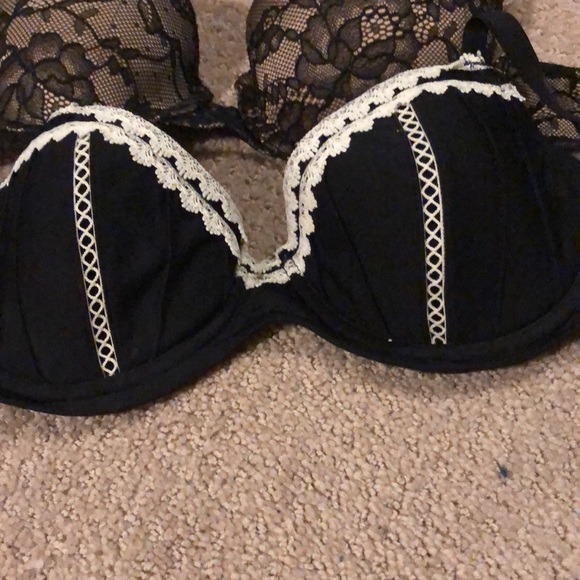 34B. Beautiful bras in excellent condition. - Picture 4 of 5